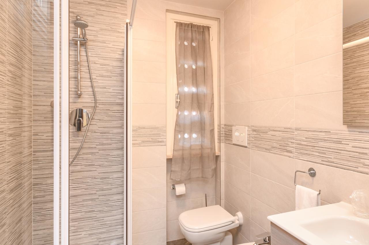 Holiday Sirmione Apartments Buitenkant foto