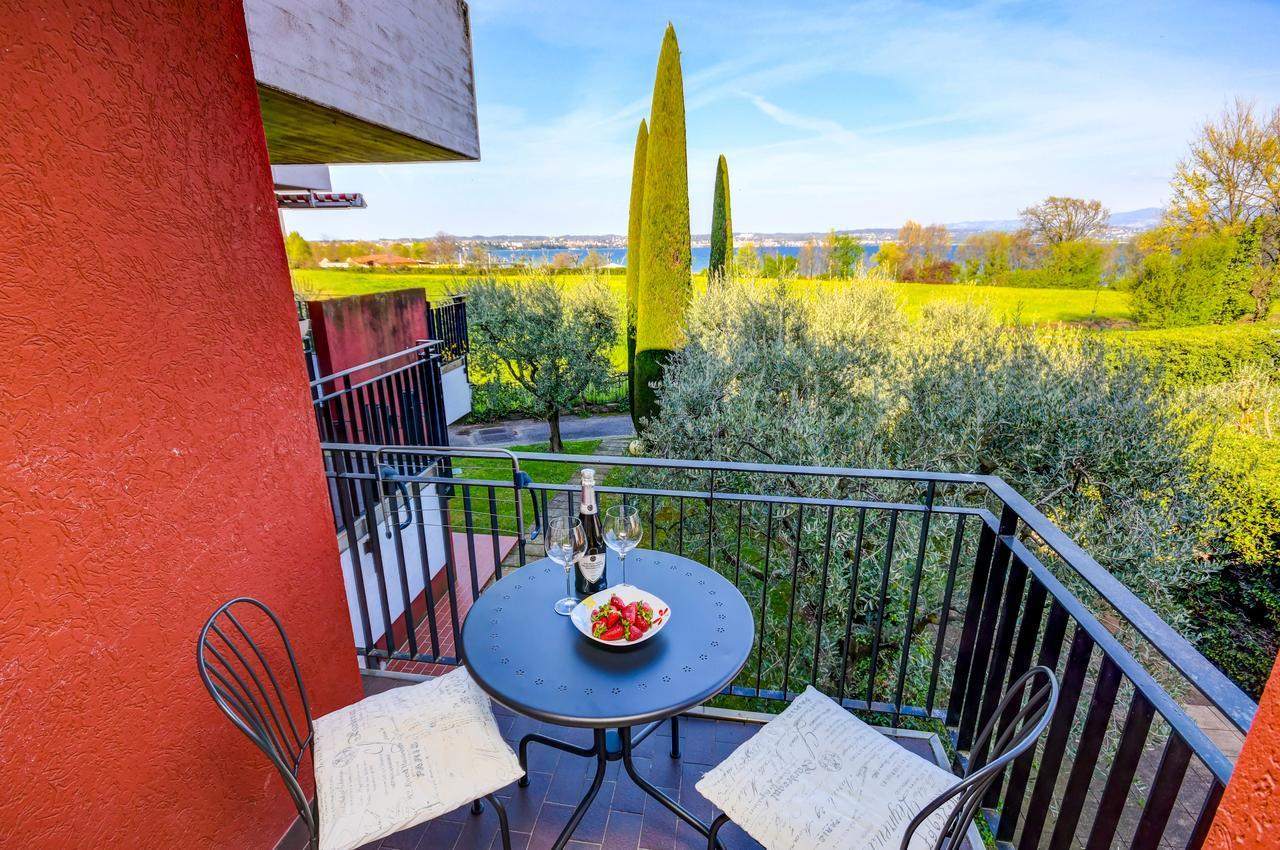 Holiday Sirmione Apartments Buitenkant foto