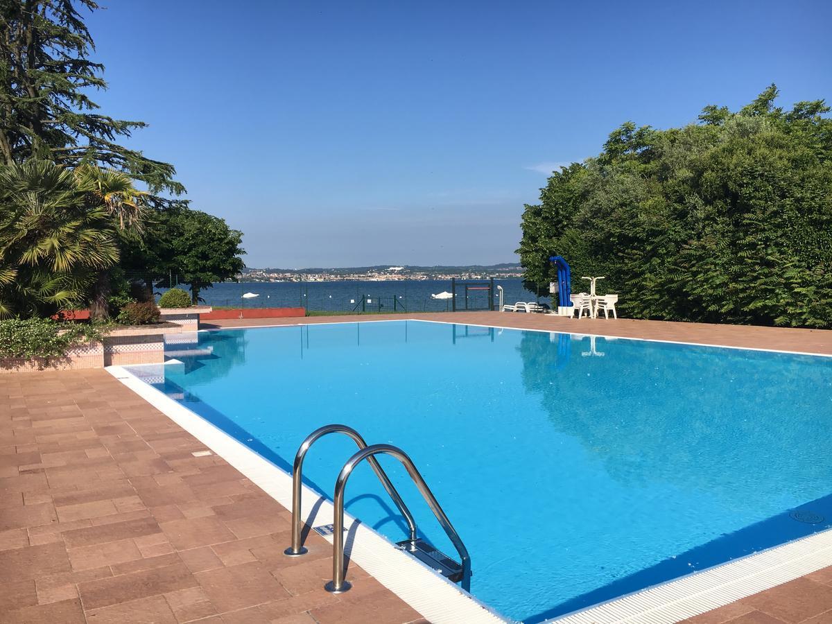 Holiday Sirmione Apartments Buitenkant foto
