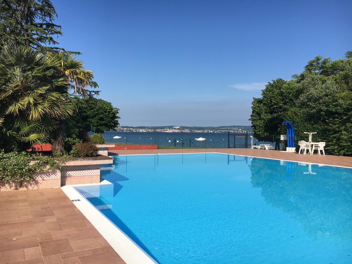 Holiday Sirmione Apartments Buitenkant foto
