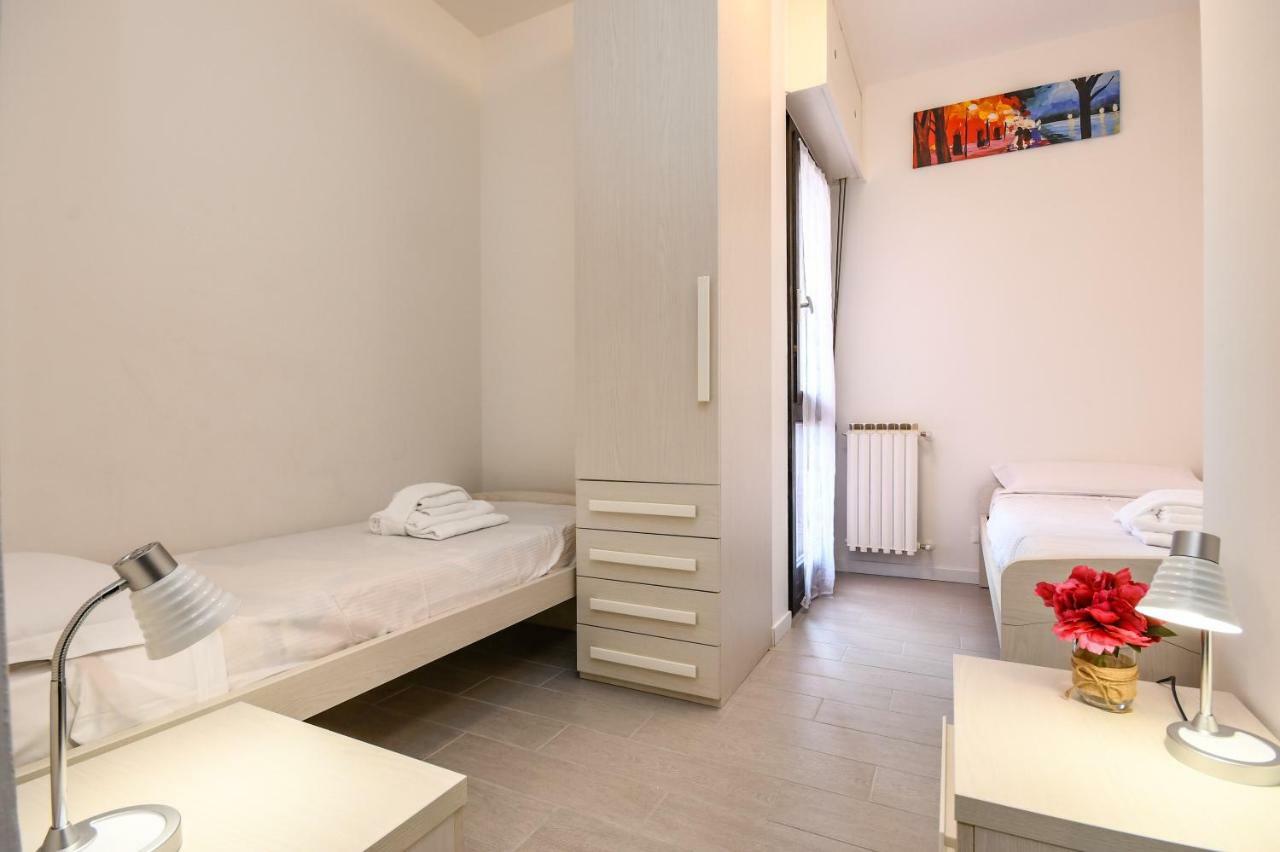 Holiday Sirmione Apartments Buitenkant foto